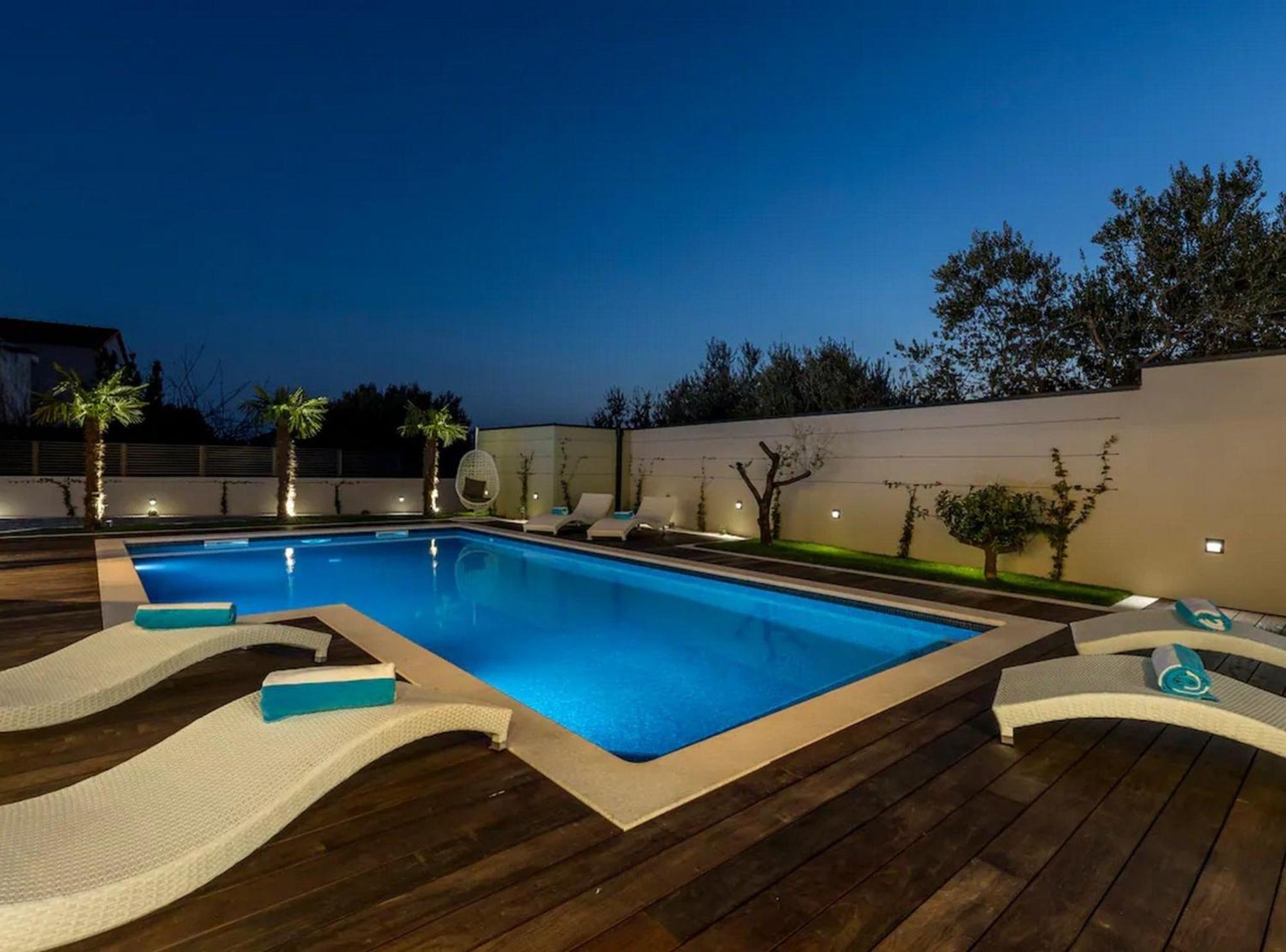 Sophisticated Oasis Residence Villa With Pool Kastela Bagian luar foto