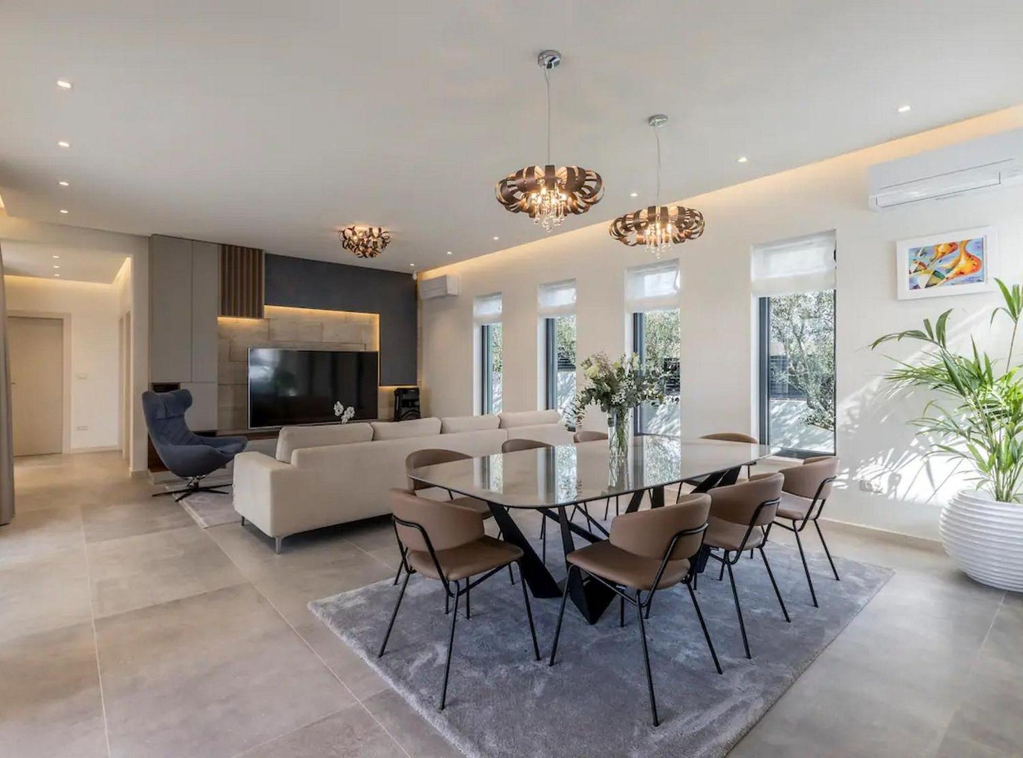 Sophisticated Oasis Residence Villa With Pool Kastela Bagian luar foto
