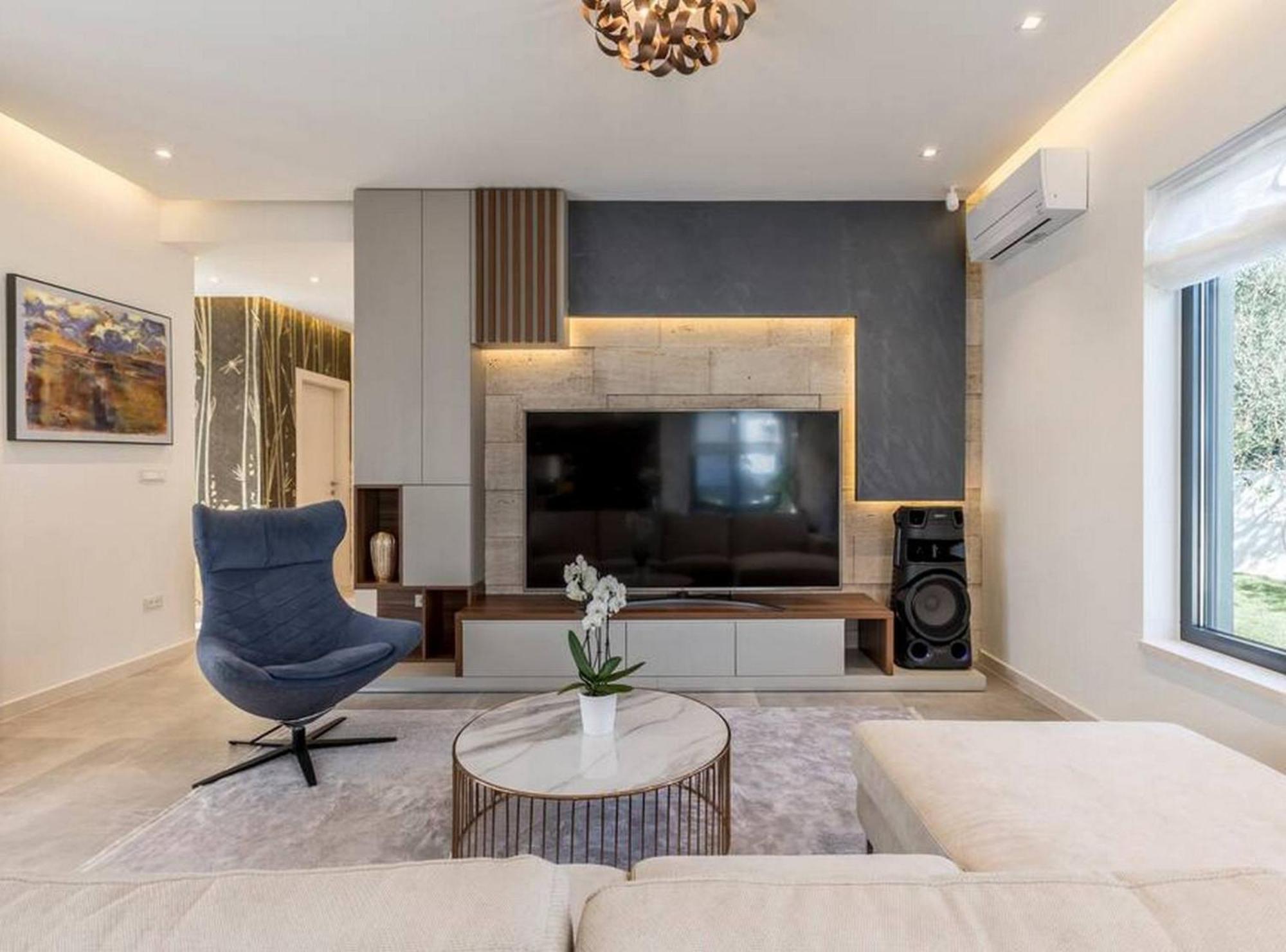 Sophisticated Oasis Residence Villa With Pool Kastela Bagian luar foto