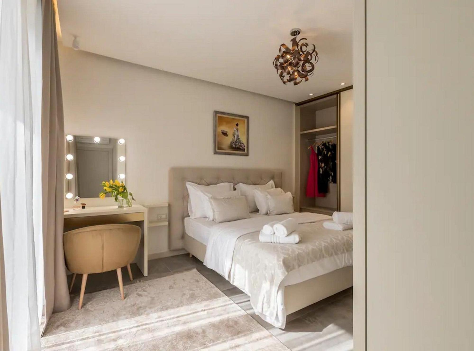 Sophisticated Oasis Residence Villa With Pool Kastela Bagian luar foto
